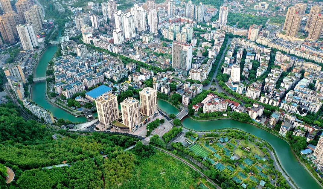 关于为您解答爱游戏体育
(今日最新解答)的相关图片