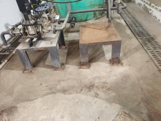 飞灰螯合泵房设备整改前.png 飞灰螯合泵房设备整改前.png